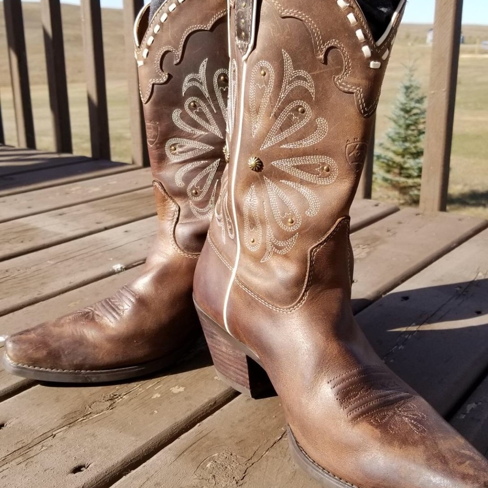 ✨Like NEW💖Ariat 8.5B Boots